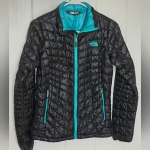 The North Face ThermoBall Eco Puffer Jacket – Black & Teal – Size XS – EUC